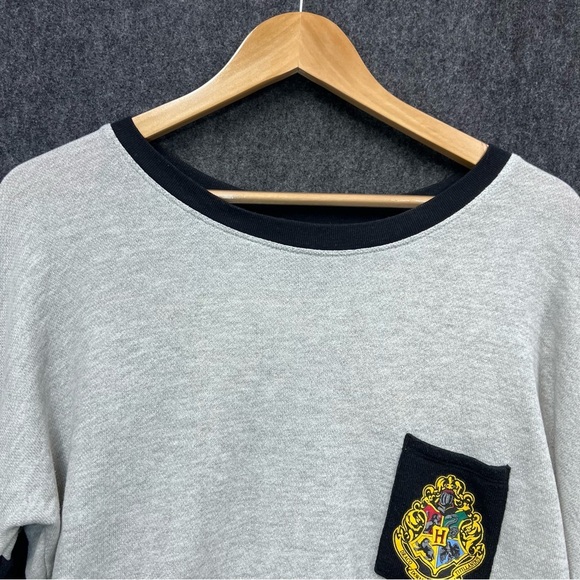 Harry Potter Hogwarts School of Witchcraft Grey/Black Sweater Size M - Picture 3 of 13